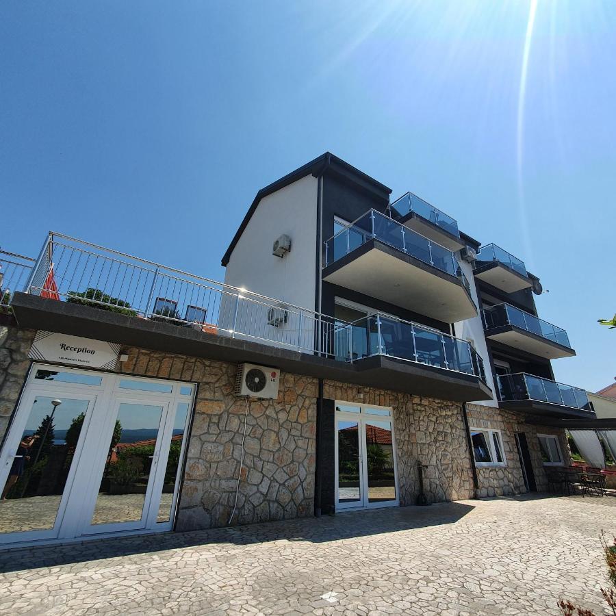 Apartments Blazevic, Heated Pool&Jacuzzi 德拉马利 外观 照片